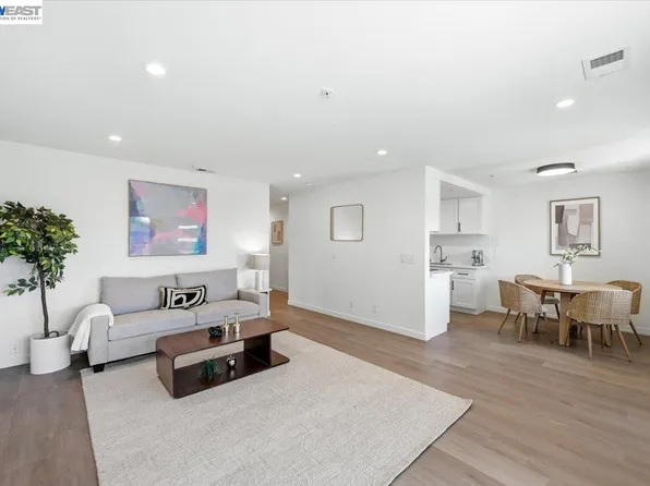25164 Copa Del Oro Dr Unit 201, Hayward, CA 94545