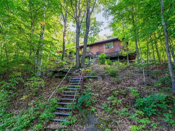 1030 McCabe Rd, Lake Of Bays, ON P0B 1A0