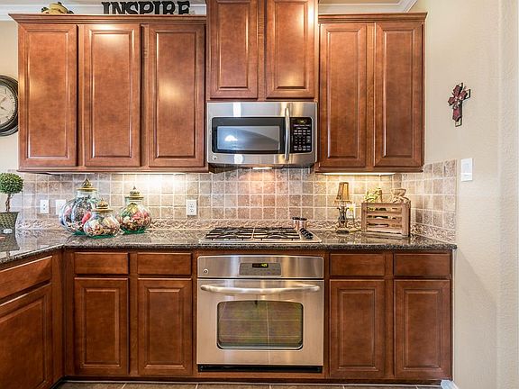 5th image of 12123 Coldwater Cove Ln