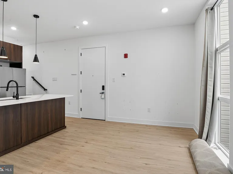 59 N 2nd St #14 — Photo 7