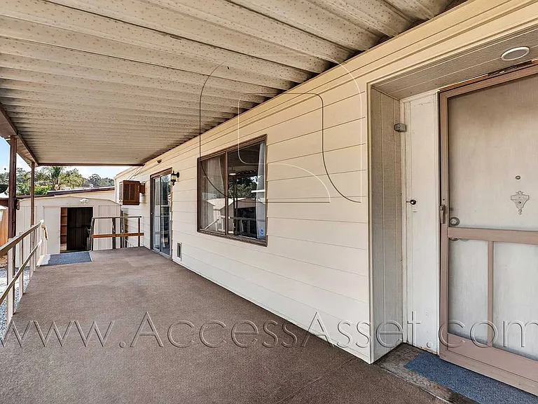 16450 Monterey St — Photo 21