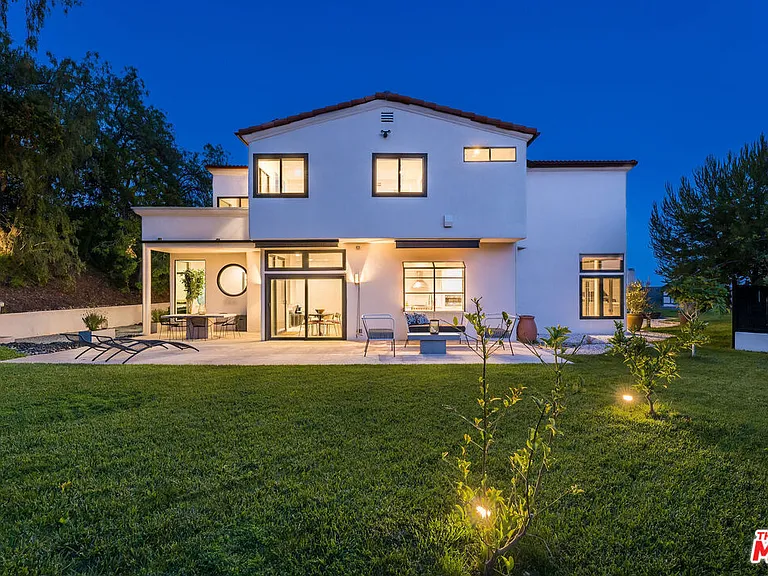 23458 W Moon Shadows Dr — Photo 59