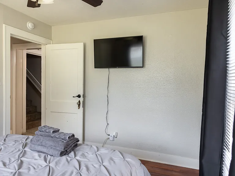 1902 Miller Ave — Photo 35