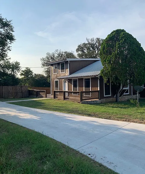 823 Cypress Ln — Photo 13