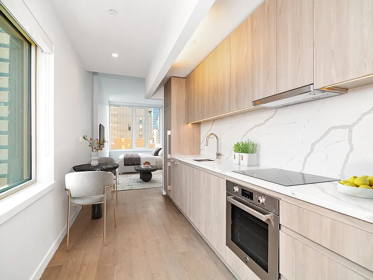 200 E 23rd St #7G — Photo 3