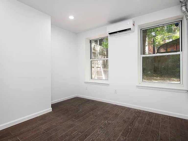 359 W 22nd St #1A — Photo 4