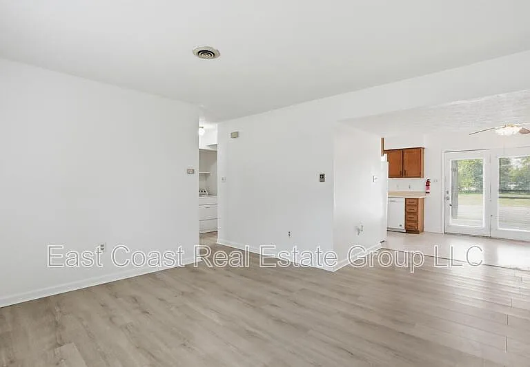 427 N Western Ave — Photo 14