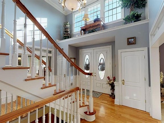 3rd image of 1282 E Haymarket Way