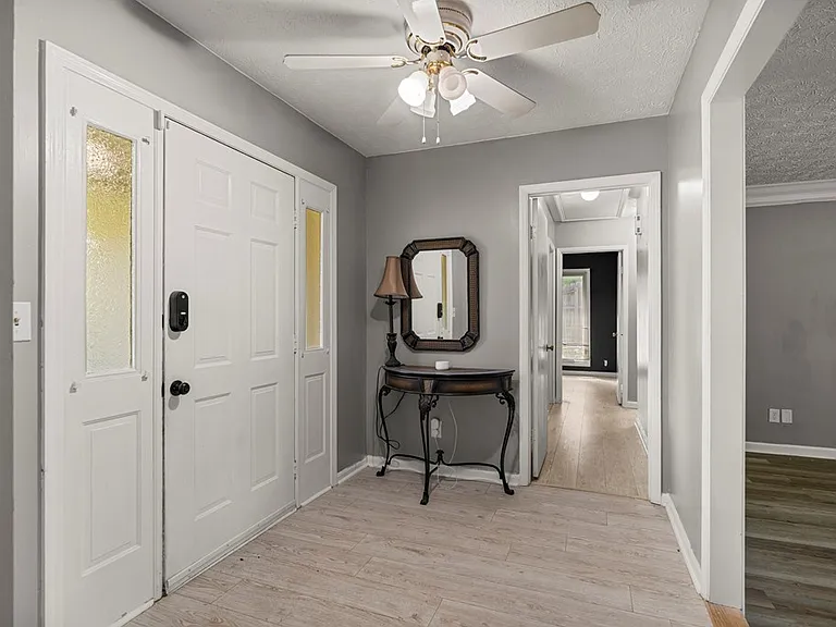 1414 Foxcroft Loop — Photo 2