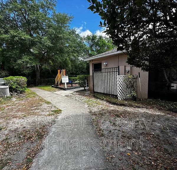 2825 Cliffe Ct — Photo 37
