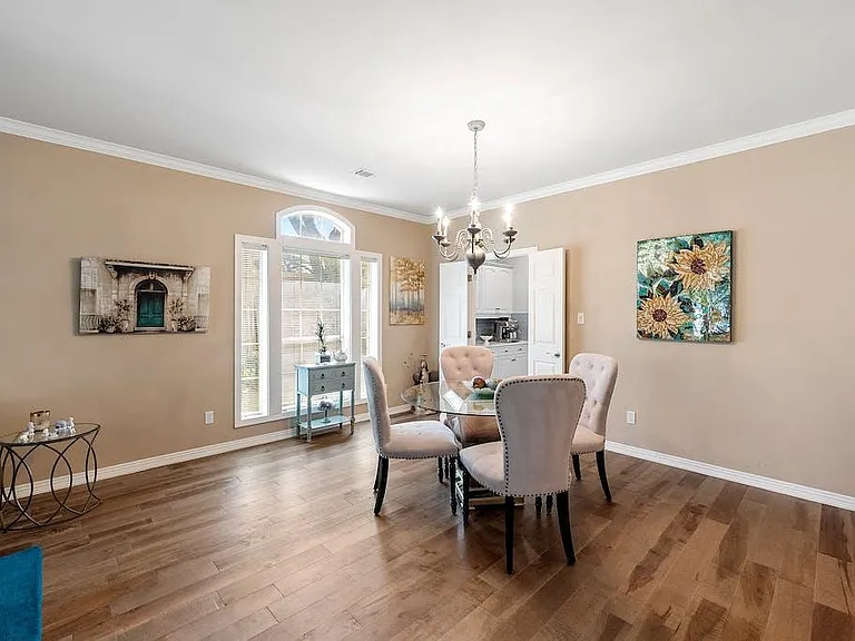 1207 Lakeway Dr — Photo 14