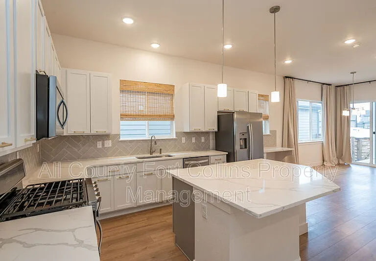 5967 Rendezvous Pkwy — Photo 5