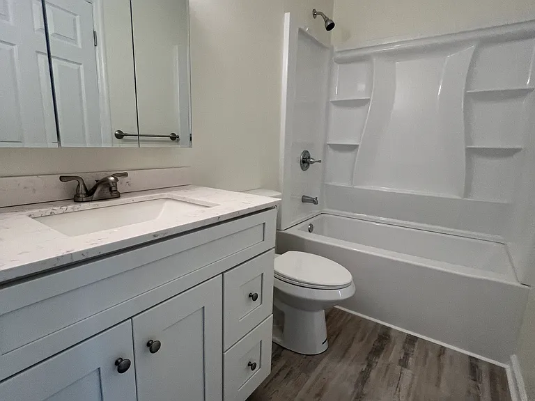 Shaker Heights Apartments — Photo 16