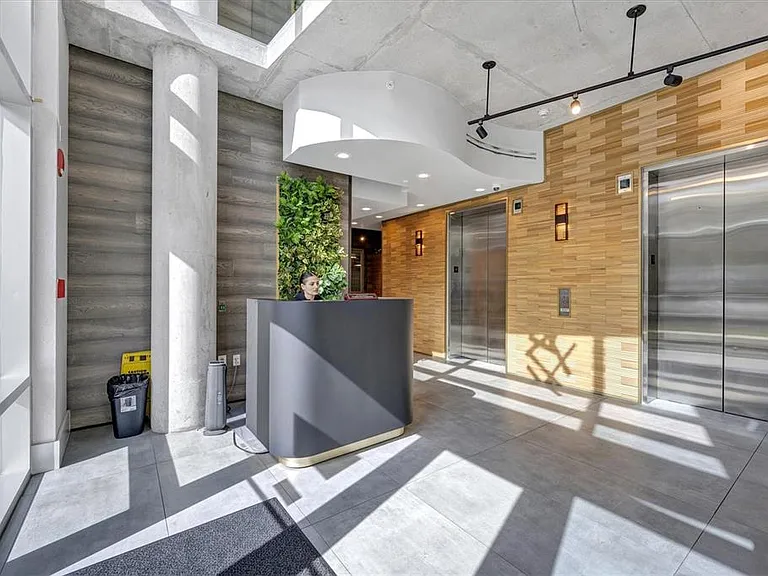 525 E Jackson St #305 — Photo 6