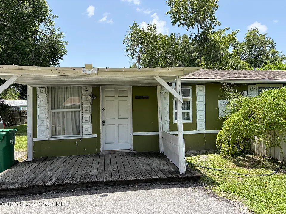 329 Pine Ave #E