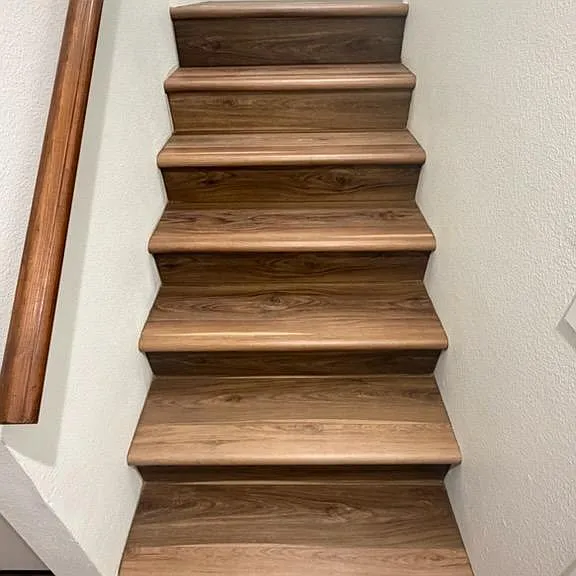 stairway to 2nd floor