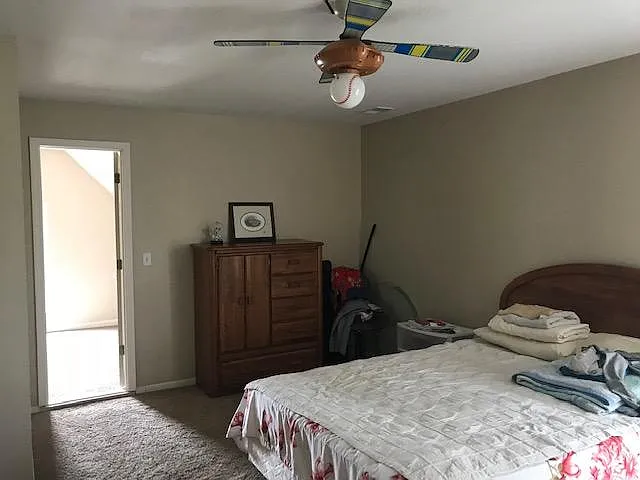 3rd bed room with attic shared a full bath with 2nd bed room in the 2nd floor.