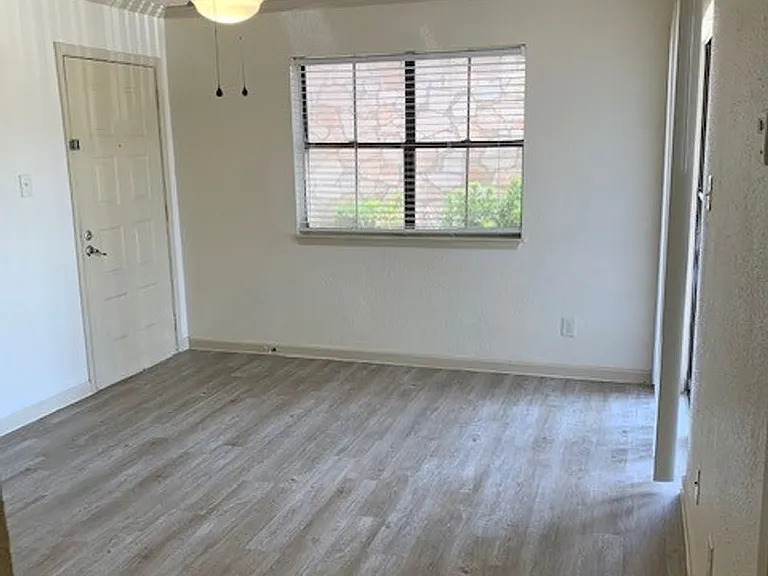 Madeira Apartments at Live Oak — Photo 75