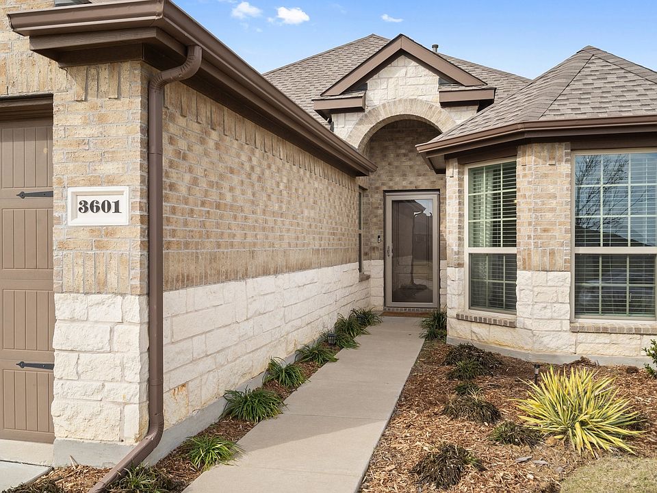 1st image of 3601 Comal Dr