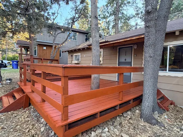304 Highland Ln, Sugarloaf, CA 92386
