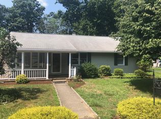 53 Tarinelli Cir, Bridgeport, CT 06606