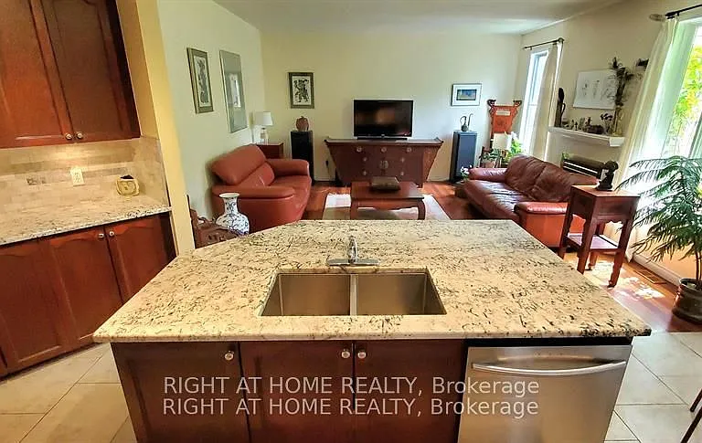 142 Windhurst Dr — Photo 16