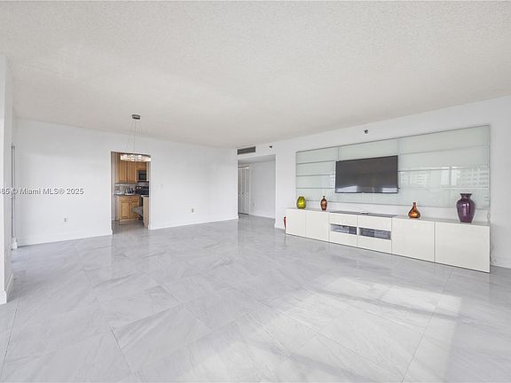 3rd image of 4001 Hillcrest Dr APT 601