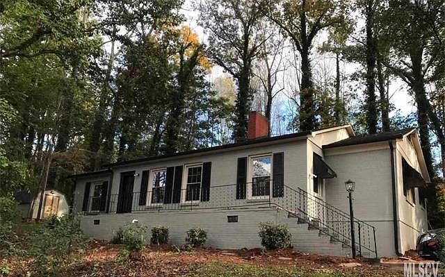 1st image of 905 Northwest Blvd