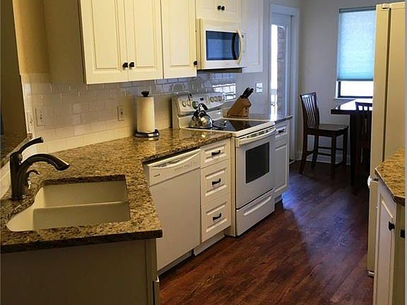 3rd image of 3800 Rosemont Blvd APT 102G