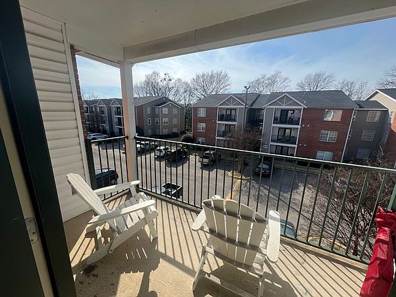 3rd image of 120 15th St E APT 519