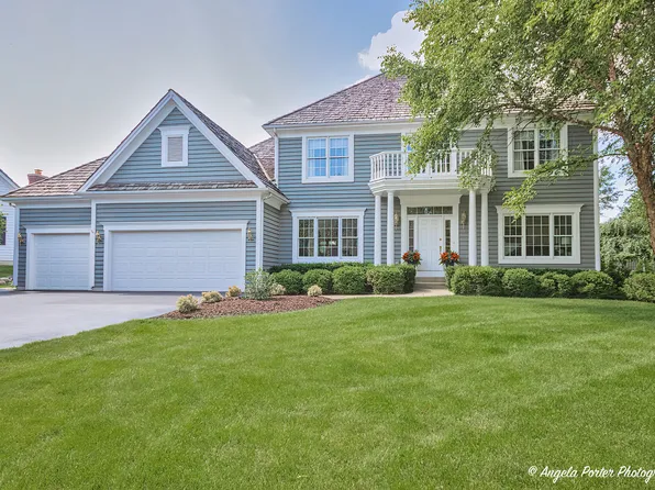 471 White Oaks Dr, Cary, IL 60013