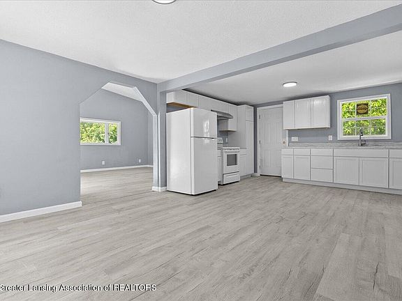 2nd image of 411 Chilson Ave