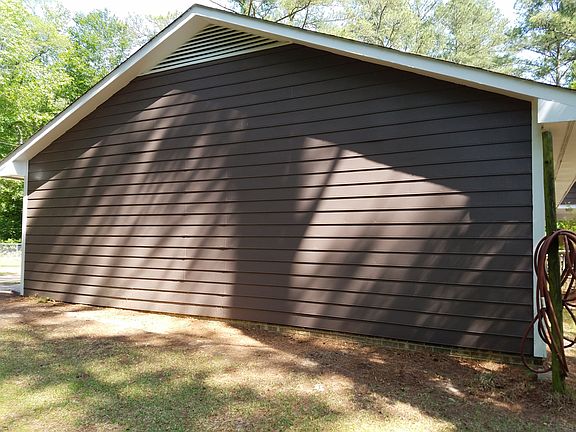 5th image of 301 Brooks Ln