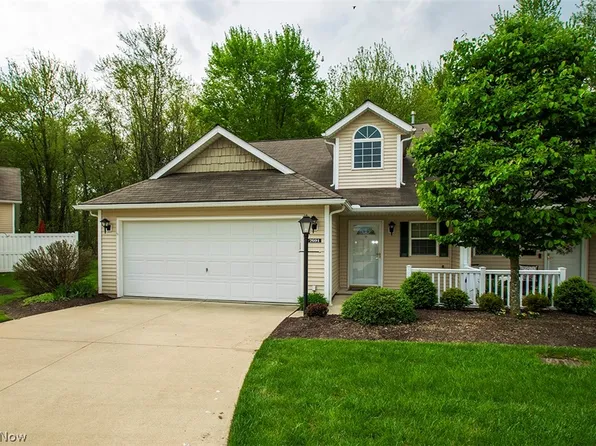 7691 Willow Woods Dr, North Olmsted, OH 44070