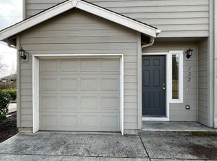 752 28th St #752, Springfield, OR 97477