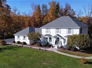 33 Lorelei Ct, Southbury, CT 06488