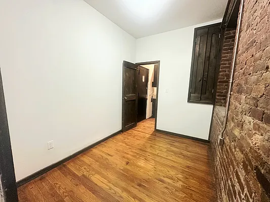 Rented by PocketBroker Inc | media 5