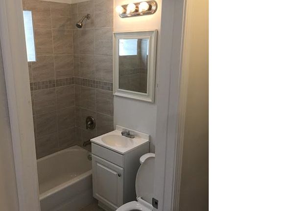 5th image of 11331 S King Dr #1