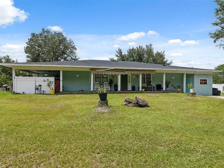 4527 Redcoat Dr — Photo 1