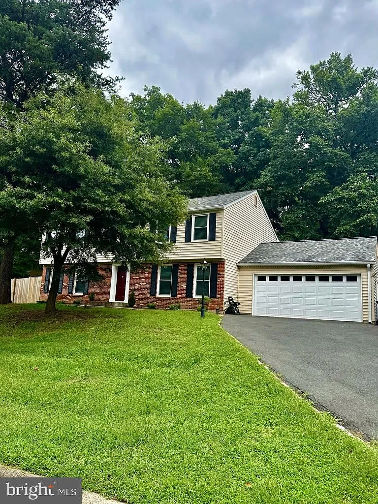 5 bed, 2.5 bath, 3020 sqft, $4,800 — Photo 2