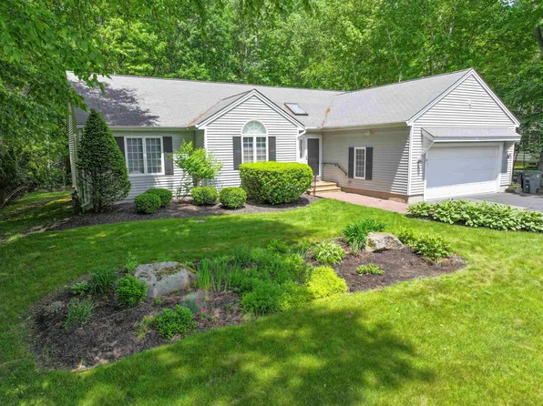 24 Julia Drive, Hooksett, NH 03106