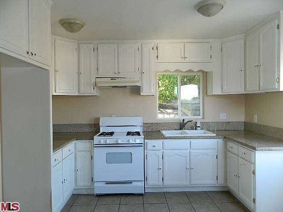 5th image of 1404 Overhill Dr