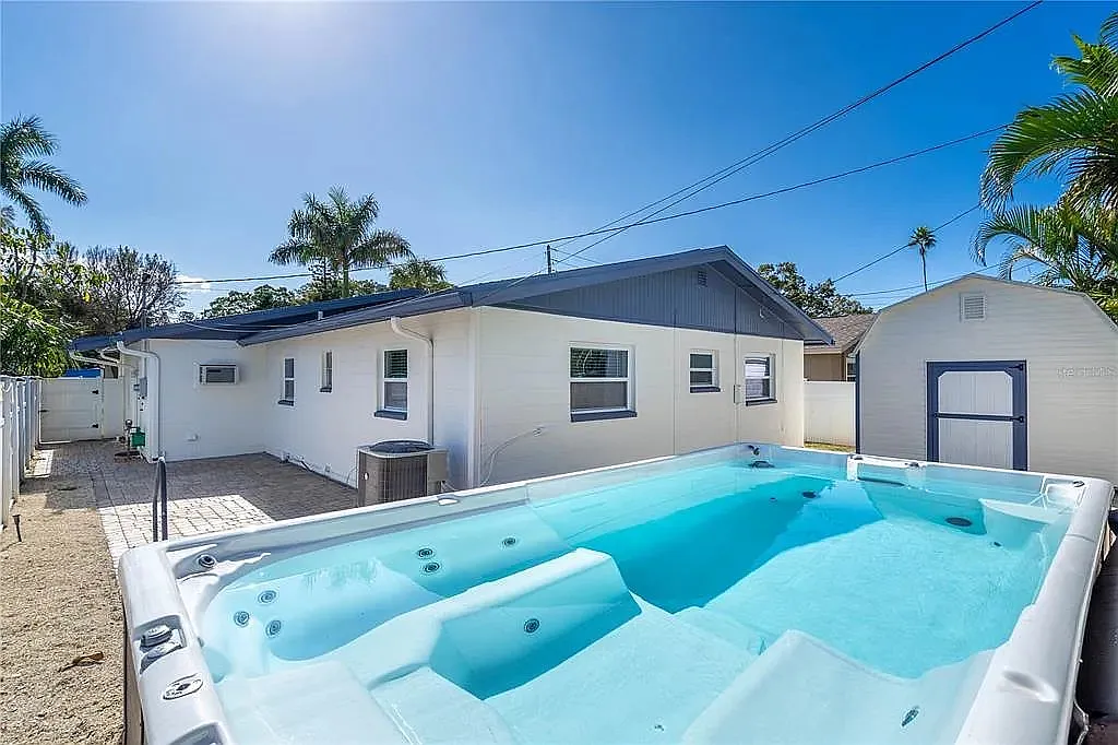 3 bed, 1091 sqft, $2,895 — Photo 1