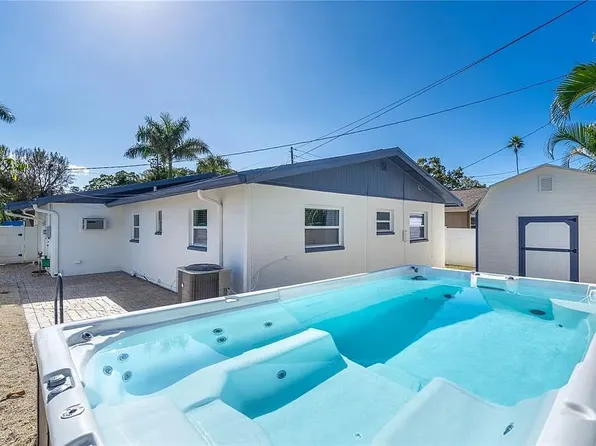 1825 Shore Acres Blvd NE, Saint Petersburg, FL 33703