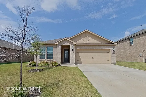 2105 Meadow Dr Photo 1