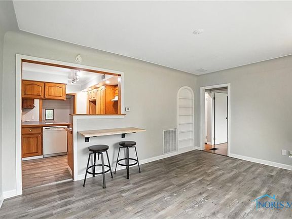 5th image of 533 W 8th St