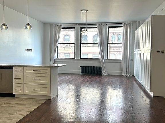 2nd image of 54 W 74th St APT 402