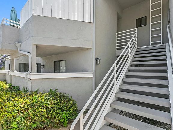 4th image of 4011 Promontory St