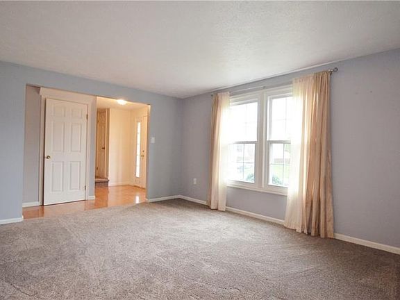 4th image of 434 Anna Marie Dr