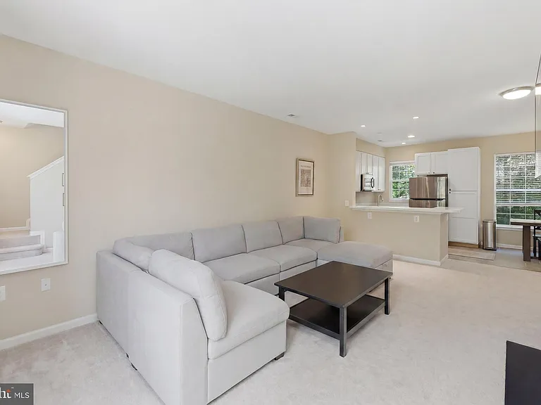 23098 Fontwell Sq — Photo 9